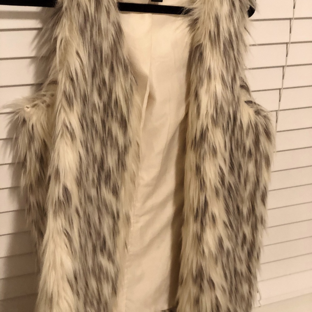 Fake fur vest
